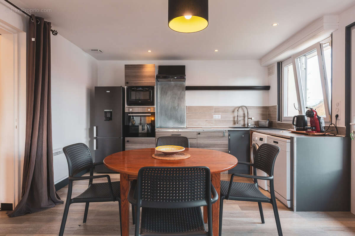 Appartement à ANGRESSE