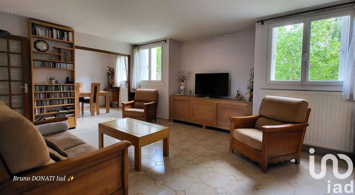 Photo 2 - Appartement à GENNEVILLIERS