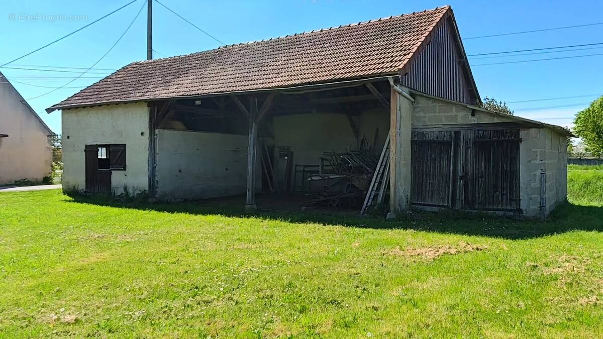 Maison à CONTIGNY