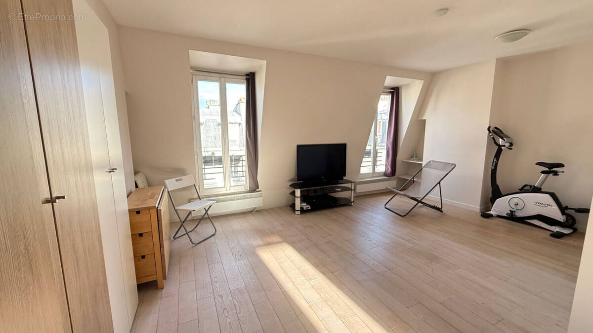 Appartement à PARIS-12E