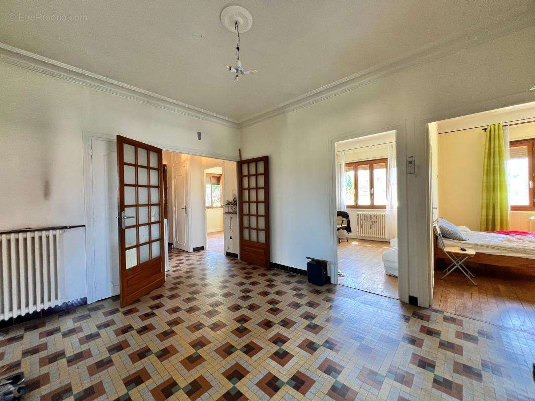 Maison 6 Pièces de près de 145 m2 à vendre dans le secteur du VERNAY - photo 6