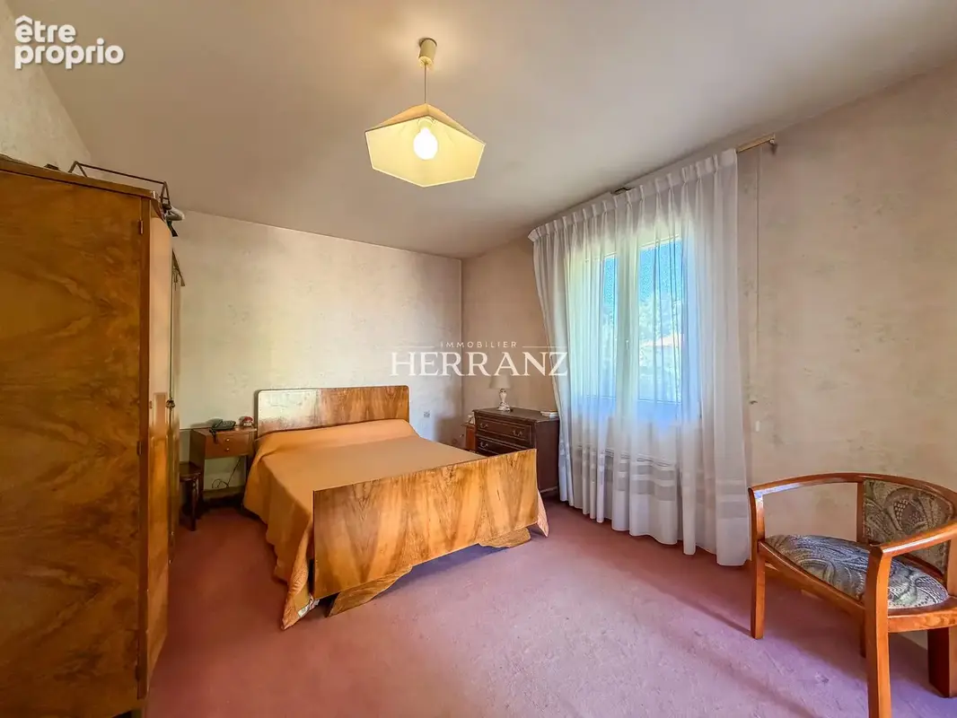 Maison de plain-pied avec jardin, garages et dépendances à Libourne - photo 12