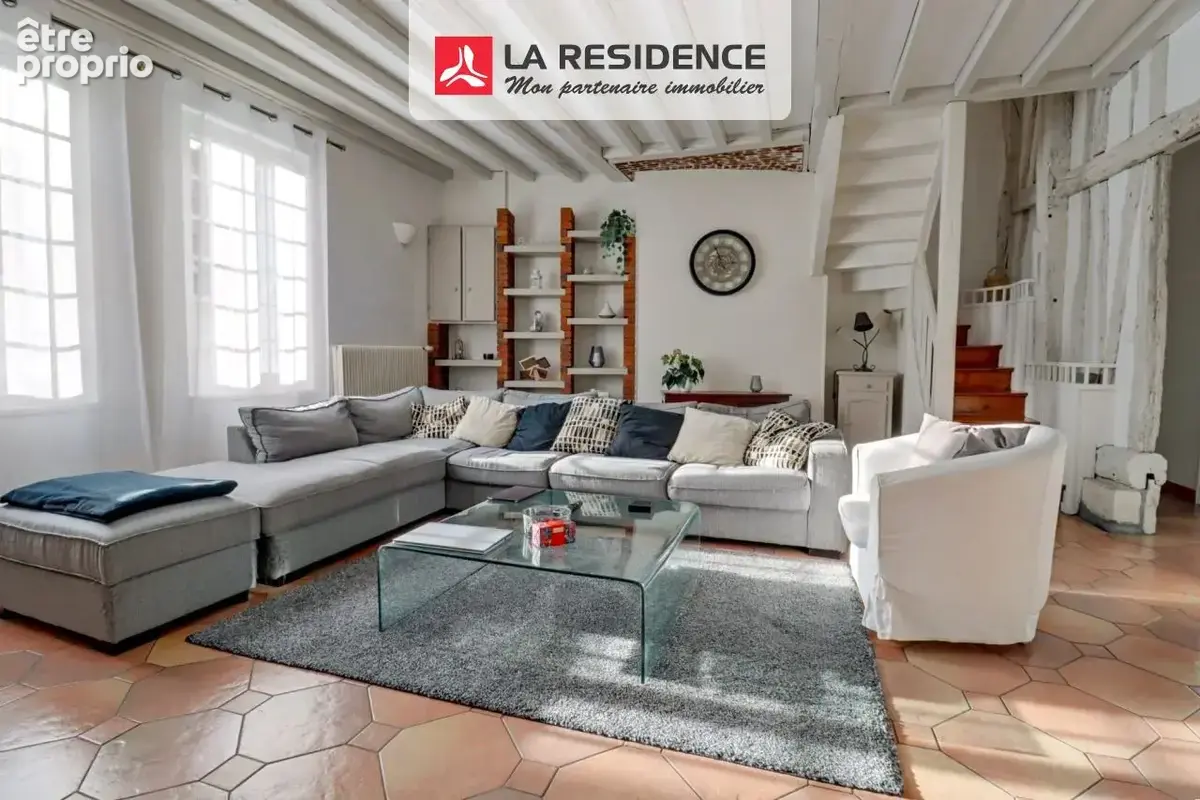 Maison 9 pièces 248 m² à vendre à Pont-De-L'arche (27340) - photo 2