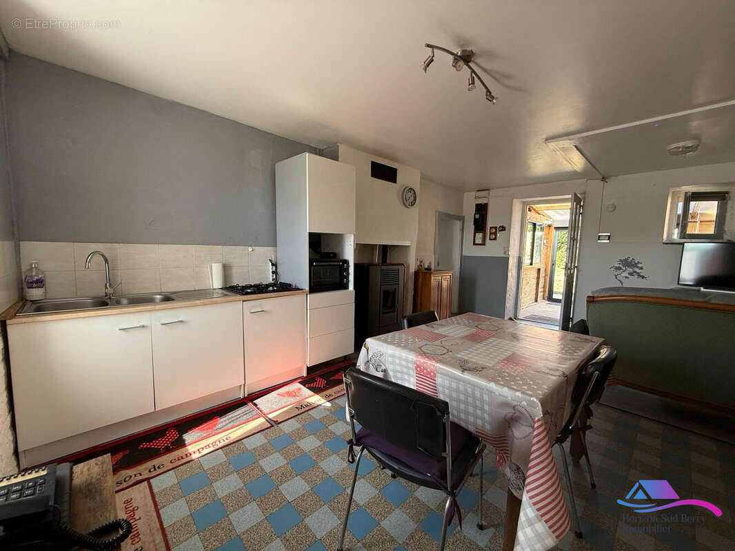 Cuisine - Maison à VESDUN