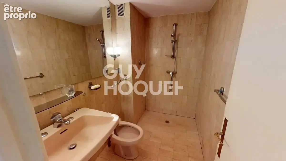 PERPIGNAN en face des Dames de France, Appartement bourgeois, 5 pièces, 140m² avec terrasse. - photo 14