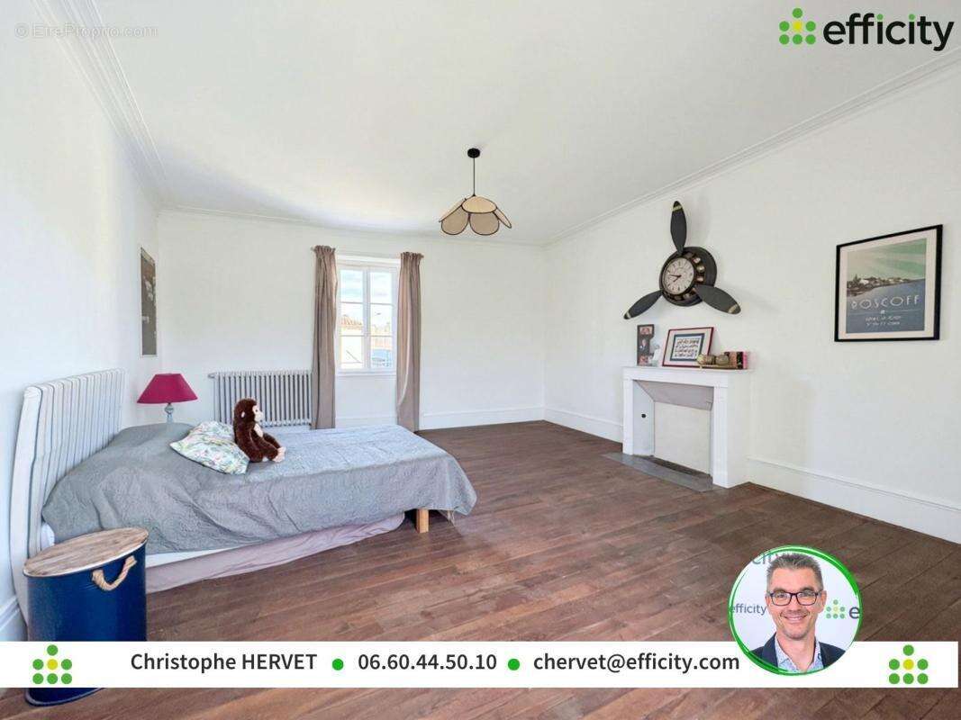 Maison 381 m² à Ruffec  - photo 18