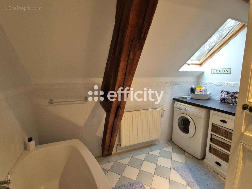 Maison à REIGNAC-SUR-INDRE