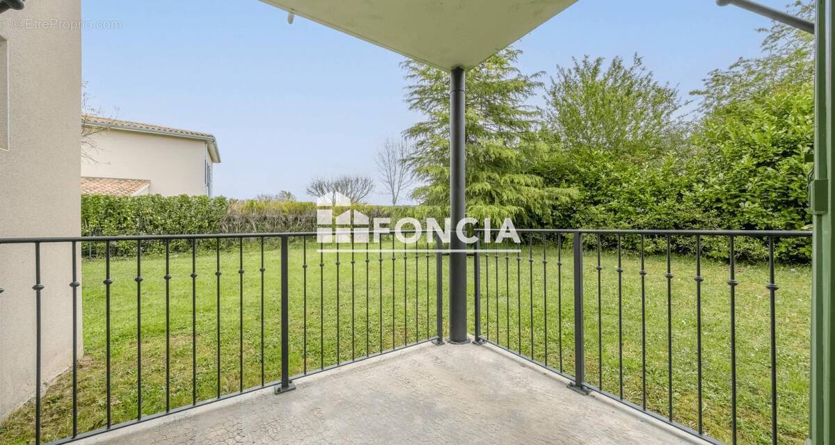 Appartement à SAINT-MARTIN-LACAUSSADE