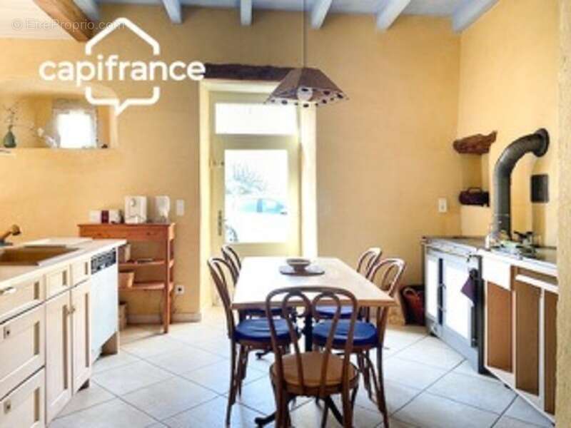 GRANDE MAISON FAMILIALE  10 pièces 256 m² habitables sur 2 niveaux avec GITE terrain 14500 m² - photo 3