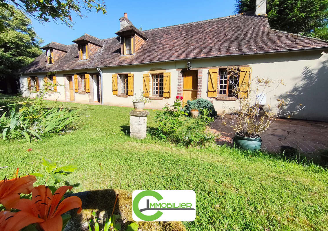 Maison à SEMUR-EN-VALLON