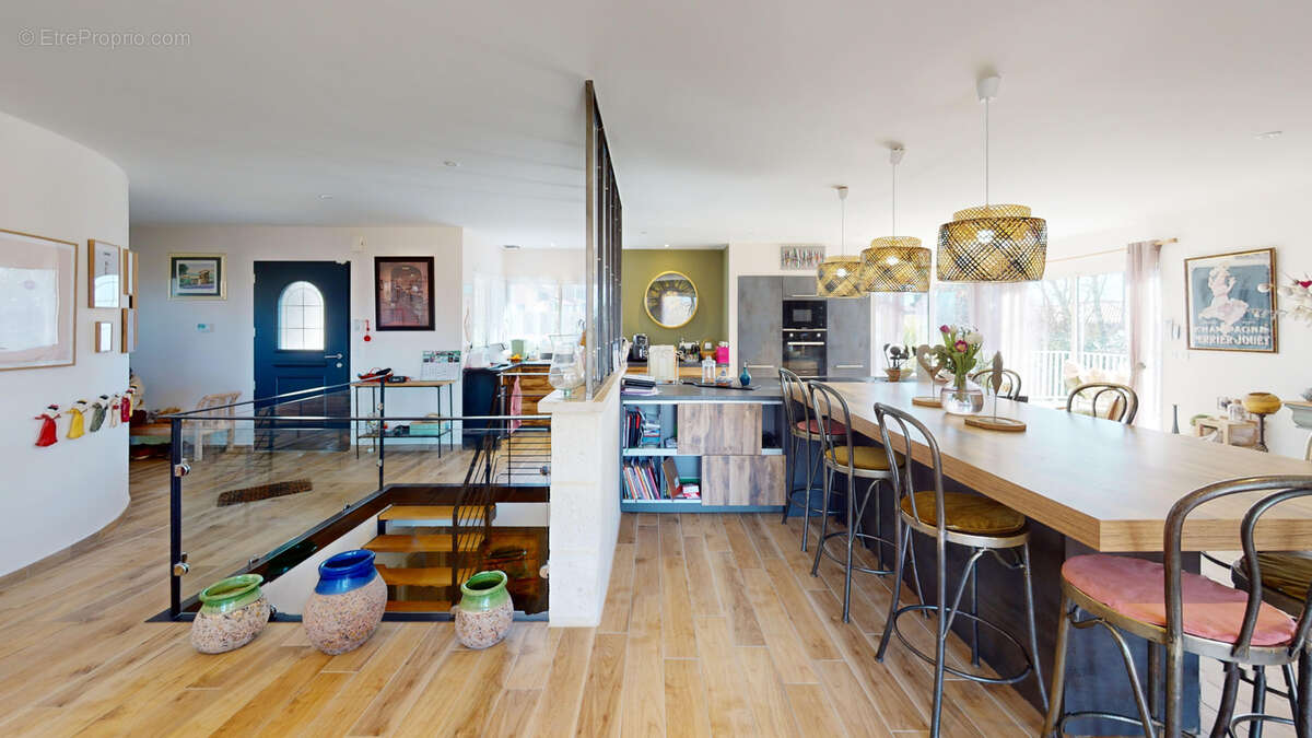 Maison à PUY-L'EVEQUE