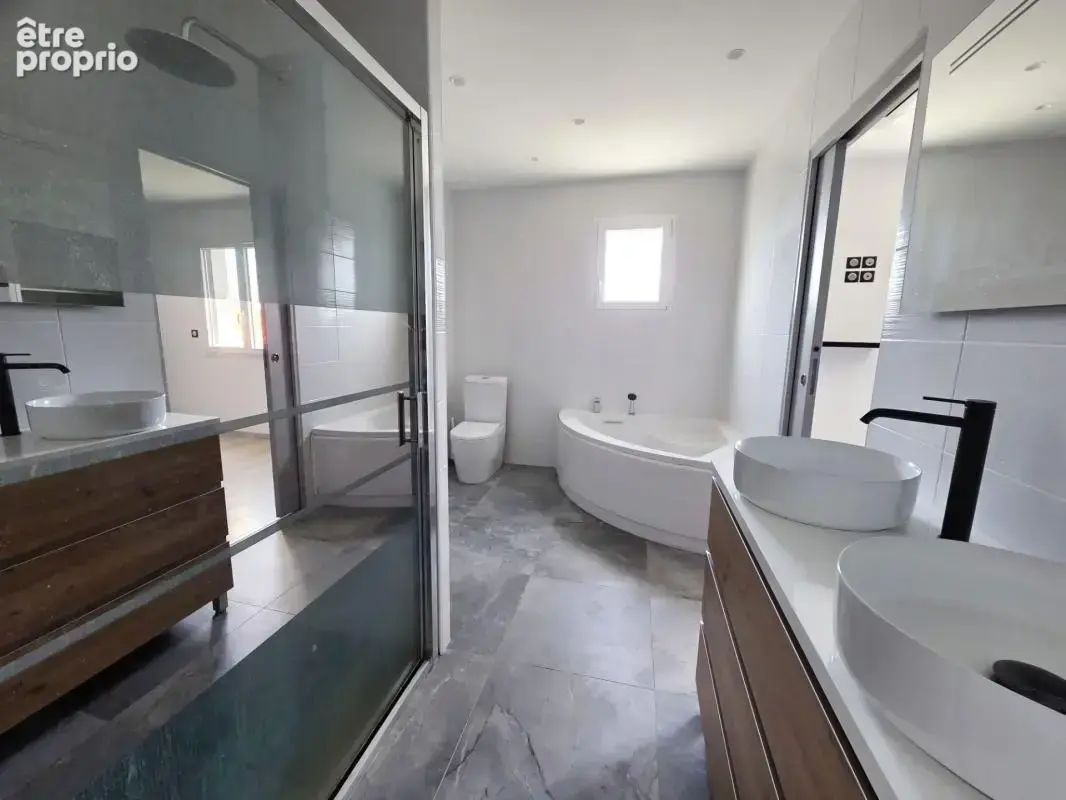 *** exclusivite *** maison moderne avec jardin *** pont du chateau 63430 *** - photo 10