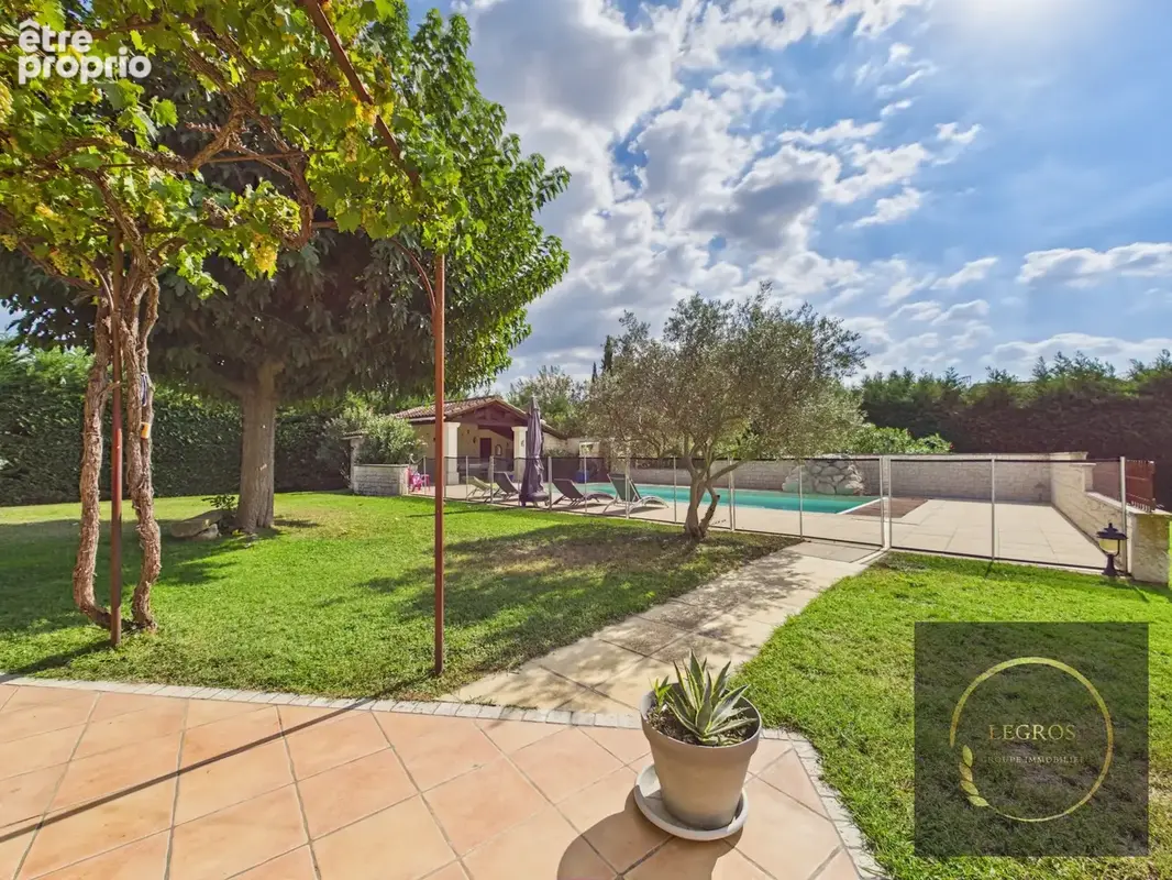 À vendre   Villa d’exception de plain-pied avec gîte indépendant à Graveson - photo 16