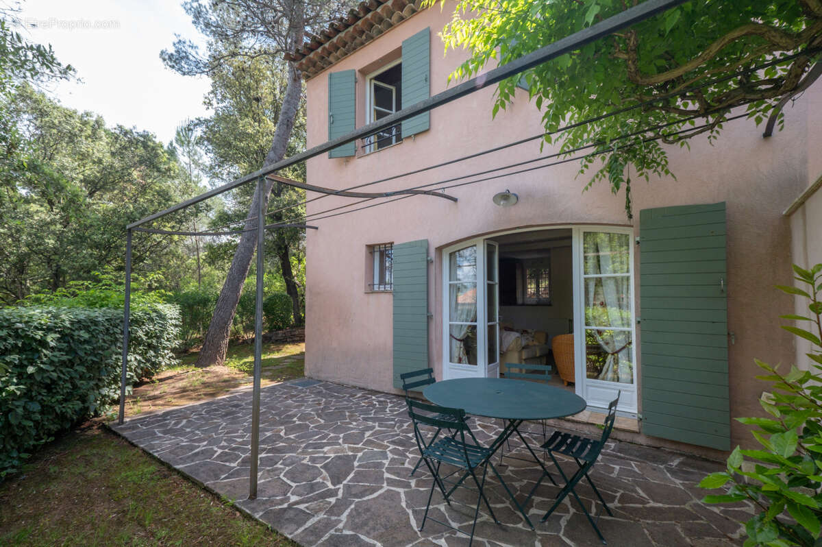 Maison à LA MOTTE