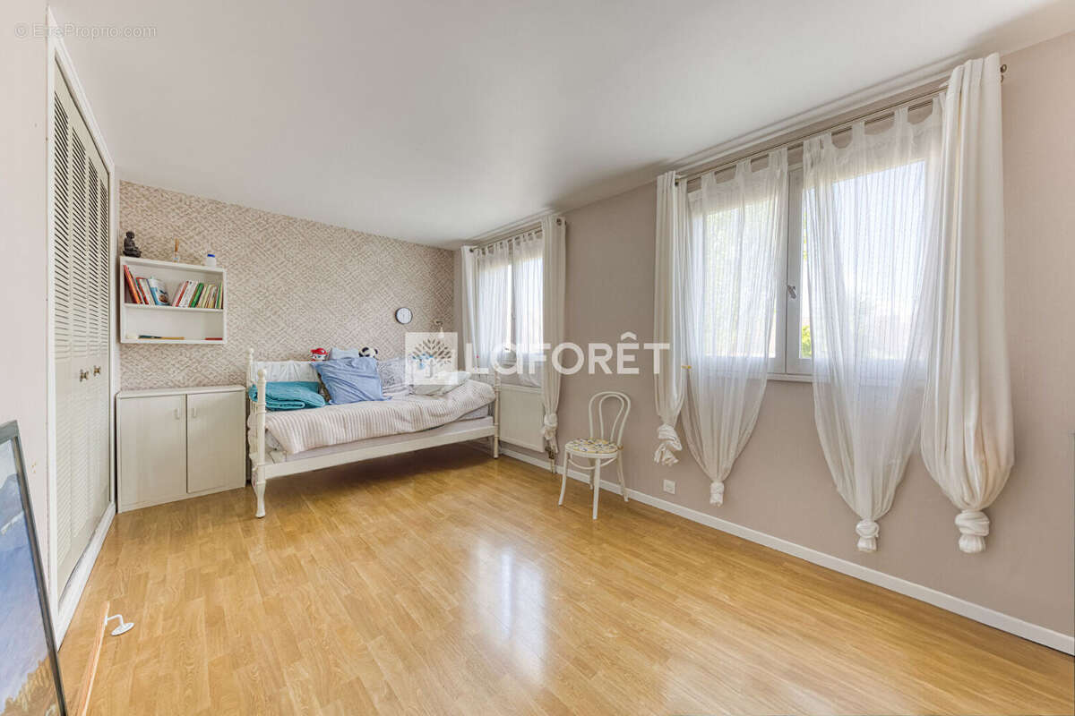 Appartement à EMERAINVILLE