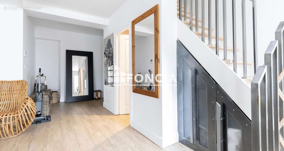 Blagnac- maison familiale renovee avec dependance - photo 4