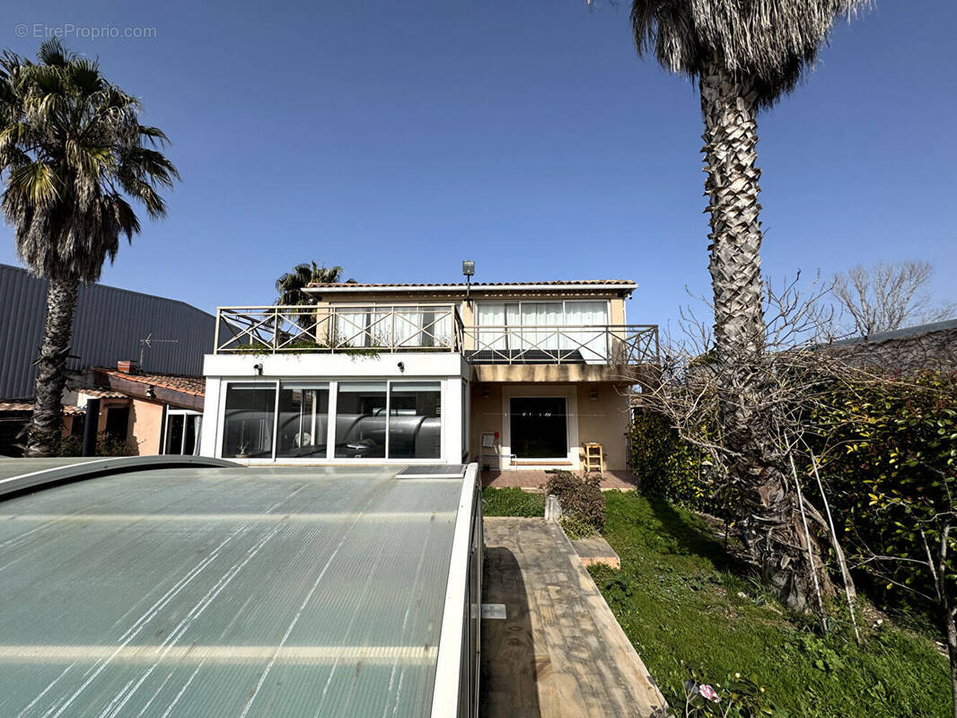 Maison à CHATEAUNEUF-LES-MARTIGUES