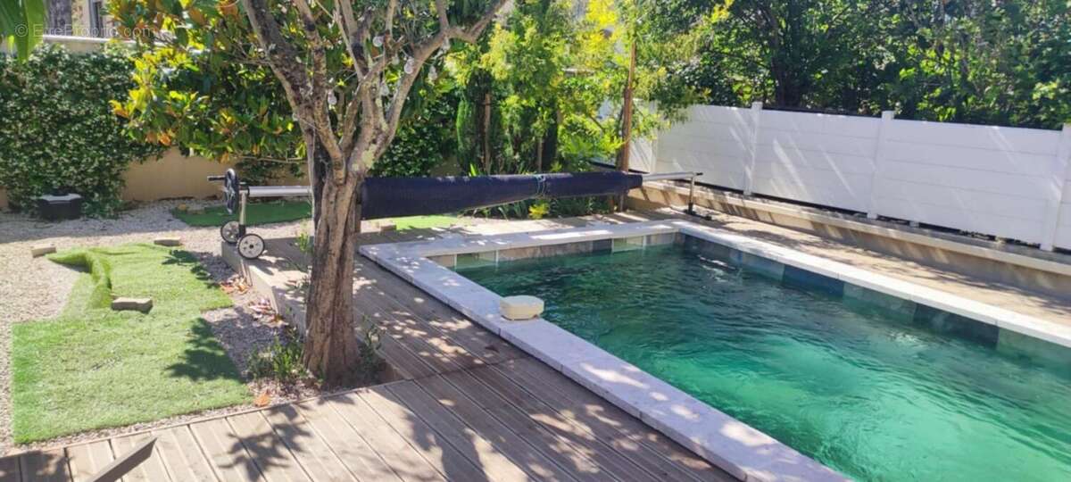 Maison à LES ANGLES