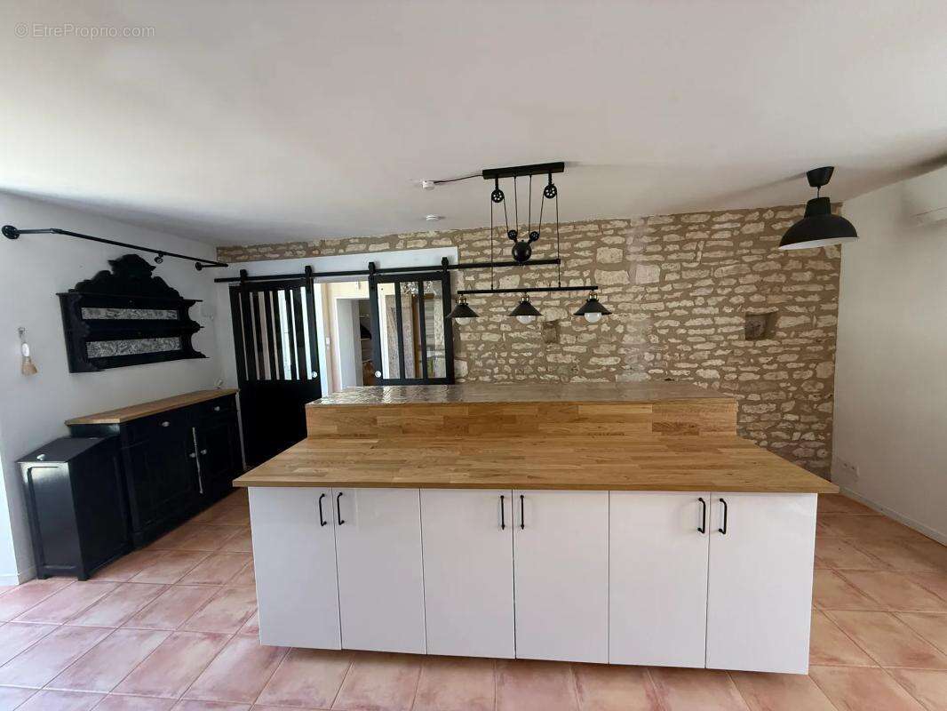 Maison à NEUVILLE-DE-POITOU