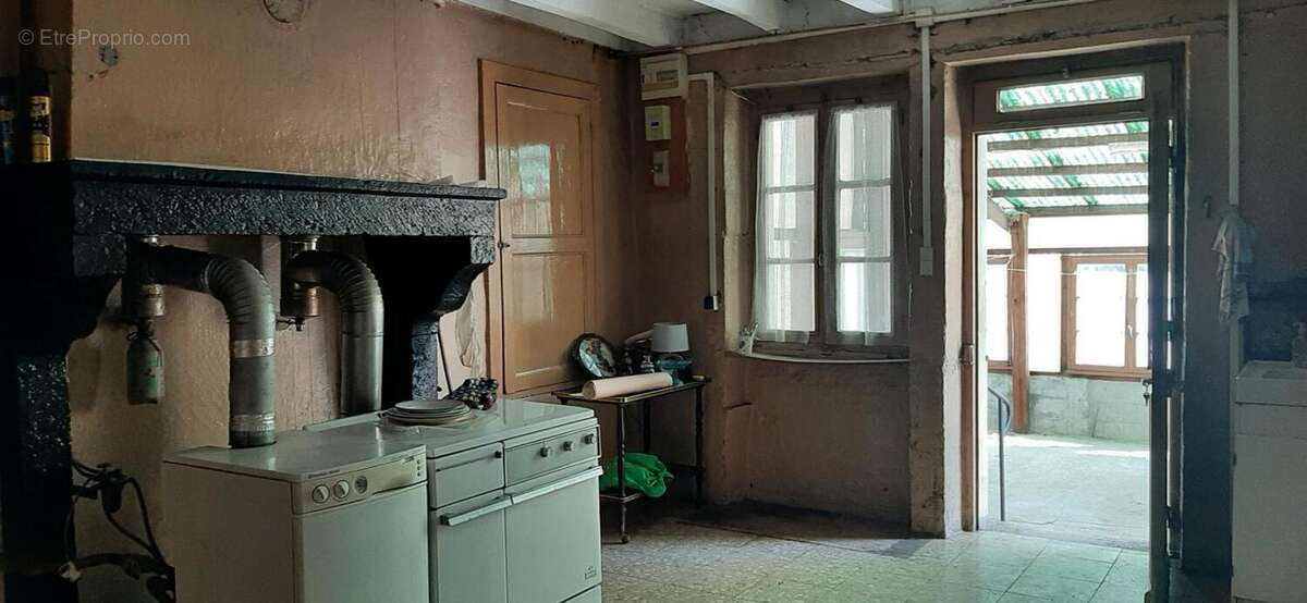 Fermette a rénover avec ses dépendances, sur 2,7 ha de terrain dans cadre bucolique - photo 6
