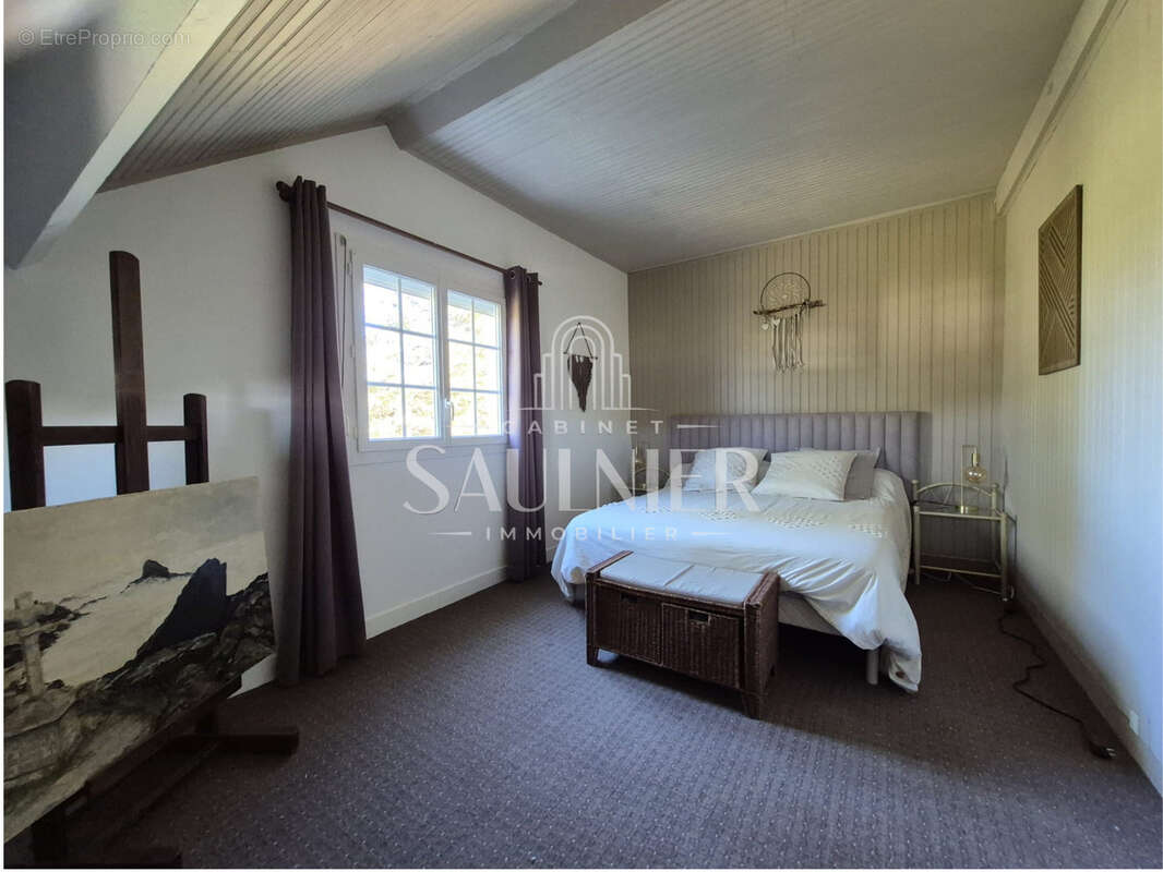 Exclusivité - Maison familiale de 126m2 avec dépendances proche du centre ville Saint-Georges-sur-Cher. - photo 11