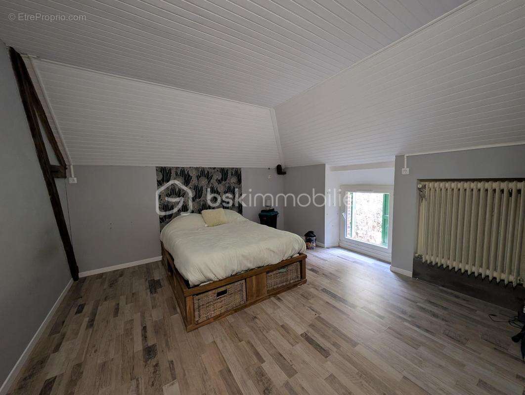 Maison à EGRISELLES-LE-BOCAGE