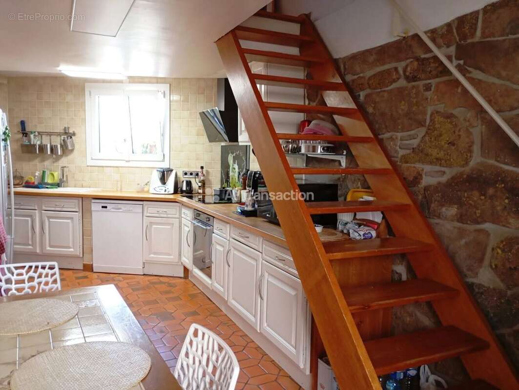 Maison à ROQUEBRUNE-SUR-ARGENS