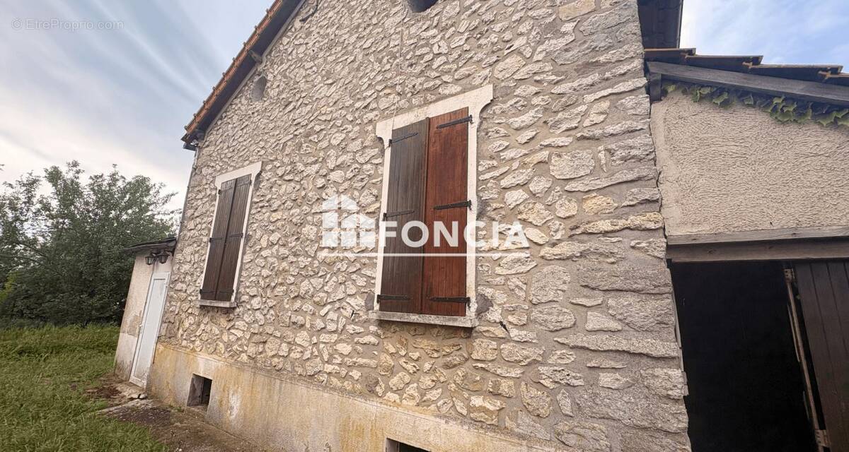 Maison à PUSSAY