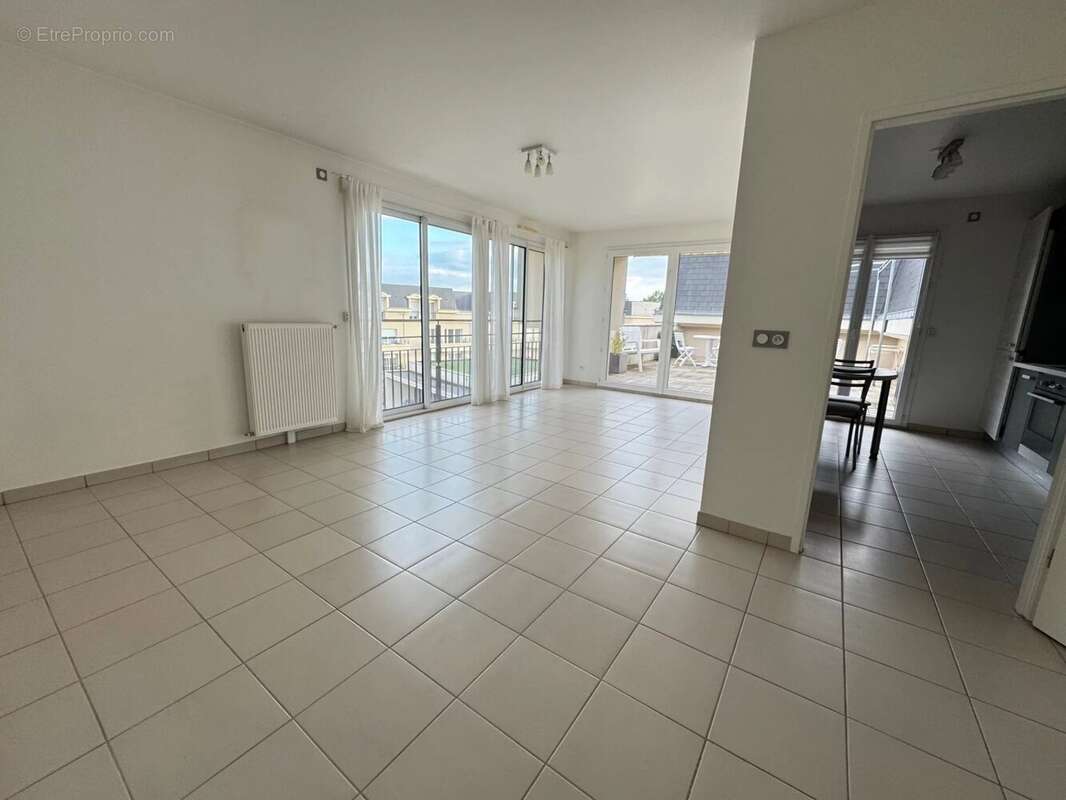 Appartement à EMERAINVILLE