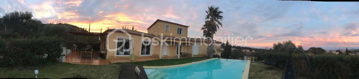 Quartier recherché  - Élégante villa familiale 9 pièces avec grand terrain et piscine à débordement - photo 4