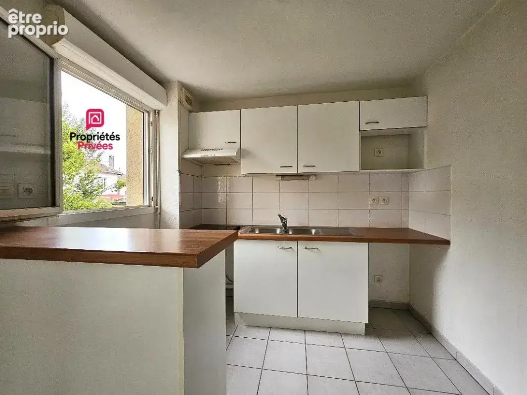 EXCLUSIVITÉ Secteur AGEN Jean Jaurès : Idéal Premier Achat ou Investissement, vaste T3 de 64 m² (DPE C) avec Grand Garage Privat - photo 3