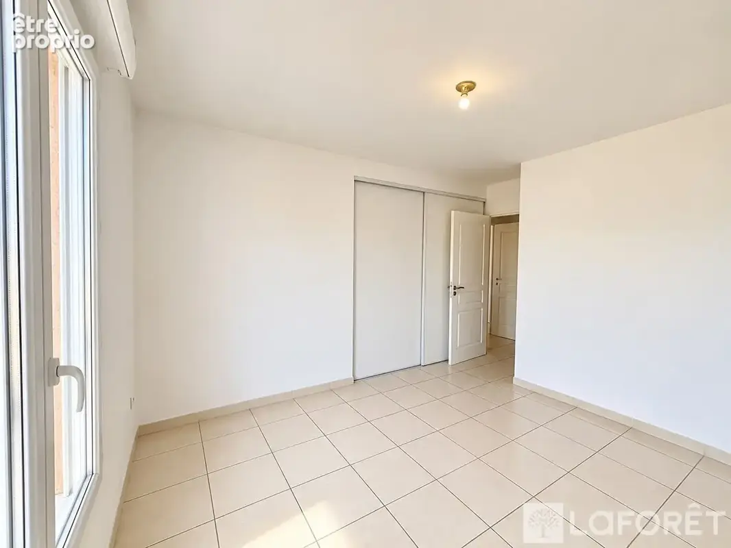 Fréjus saint-lambert  2 pièces avec vue dégagée, piscine et parking boxable - photo 8
