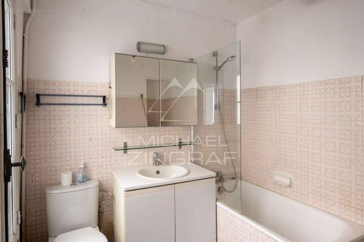 Appartement à PARIS-1E