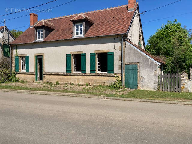 Maison à CHASSY