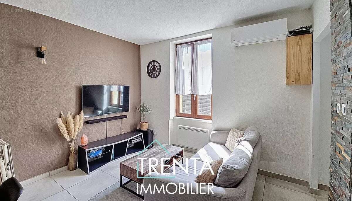 Maison à LES ABRETS