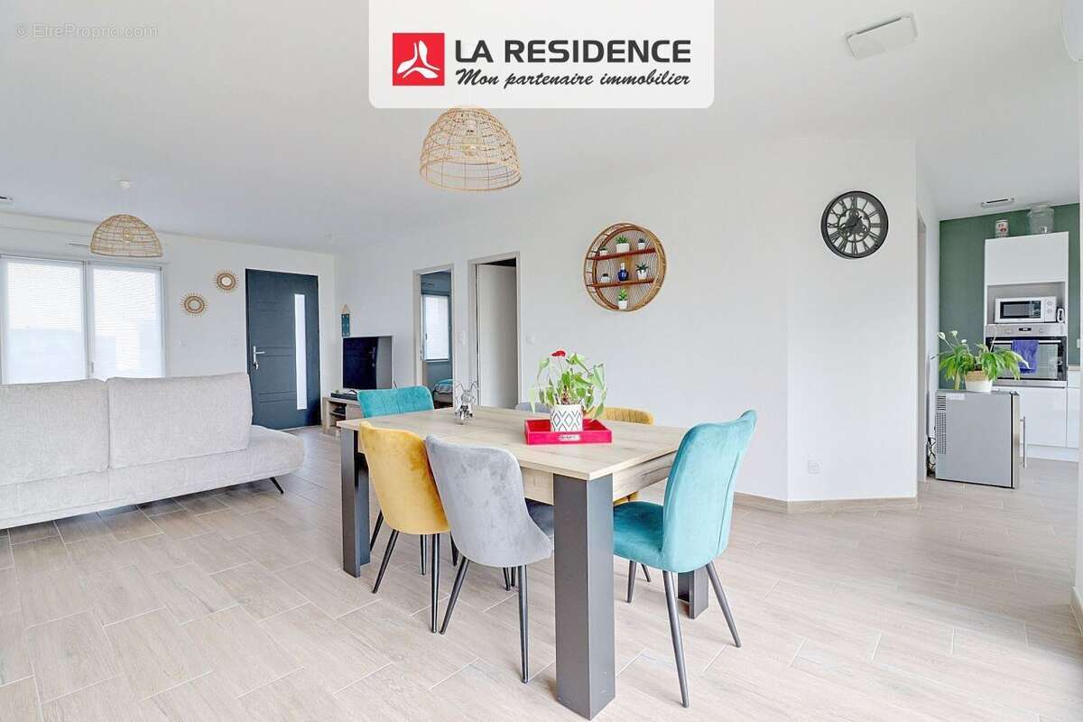 Maison à VILLEBAROU