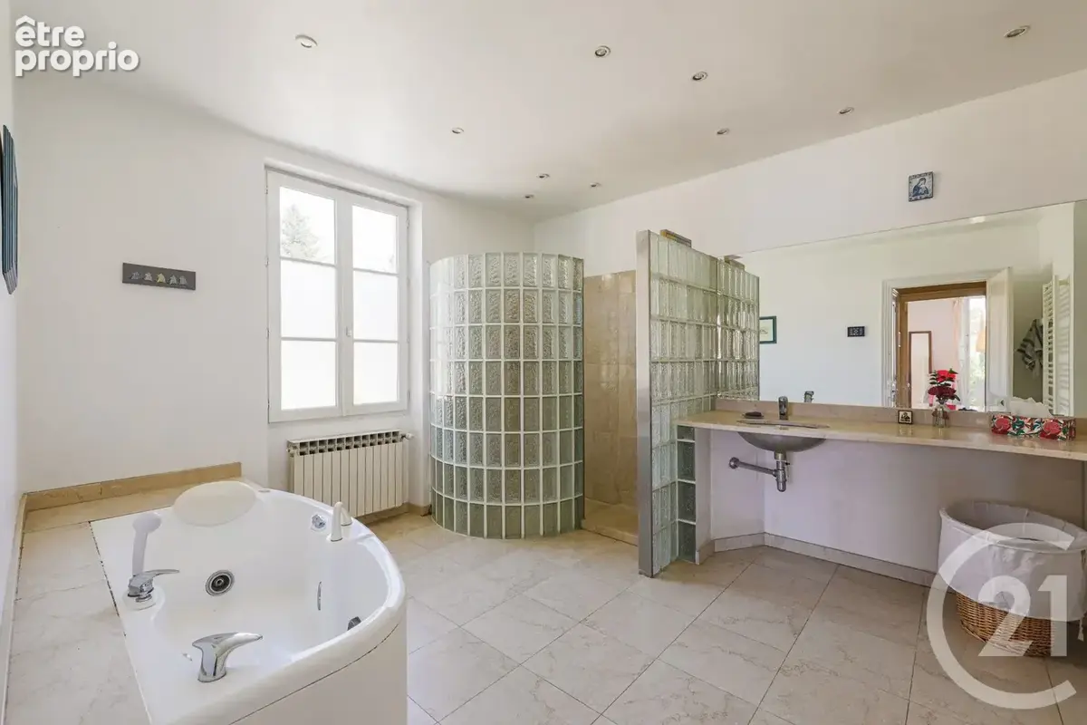 Maison 290 m² à Montbonnot-Saint-Martin  - photo 9