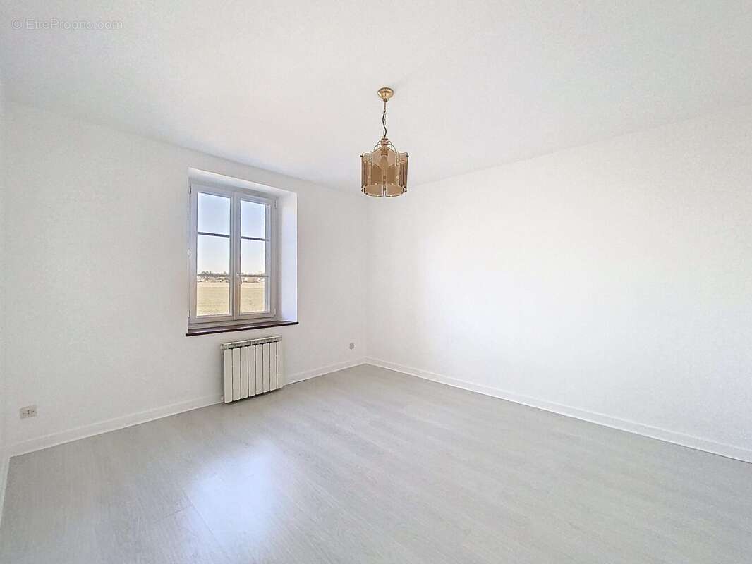 Maison à AZAY-SUR-CHER