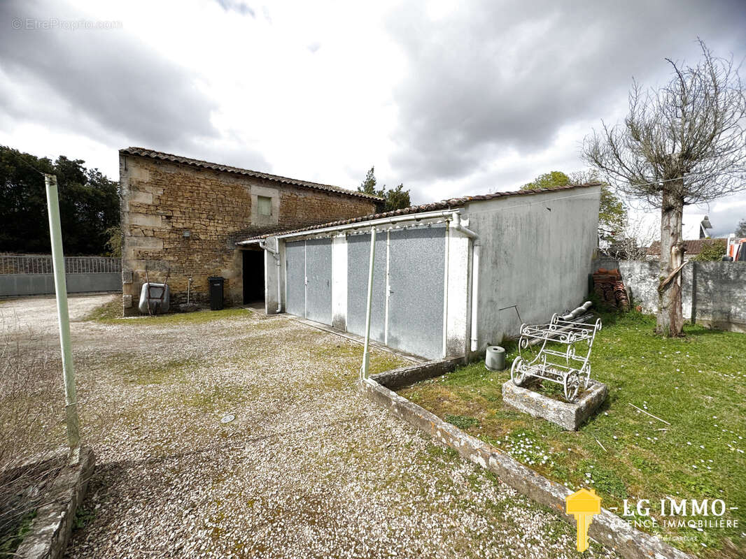 Maison à RIOUX
