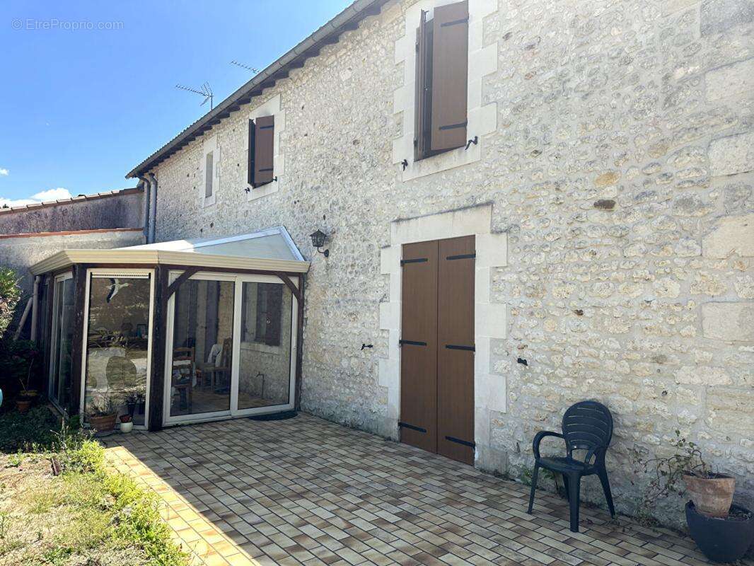 Maison en pierre 8 pièces 242 m2 avec grand terrain - photo 17