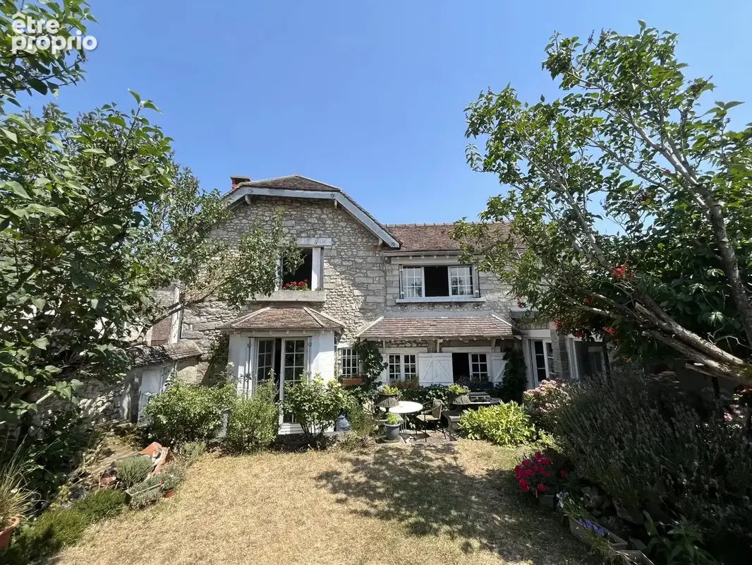 Maison à URY