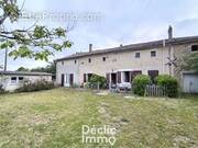 Maison à LES ADJOTS