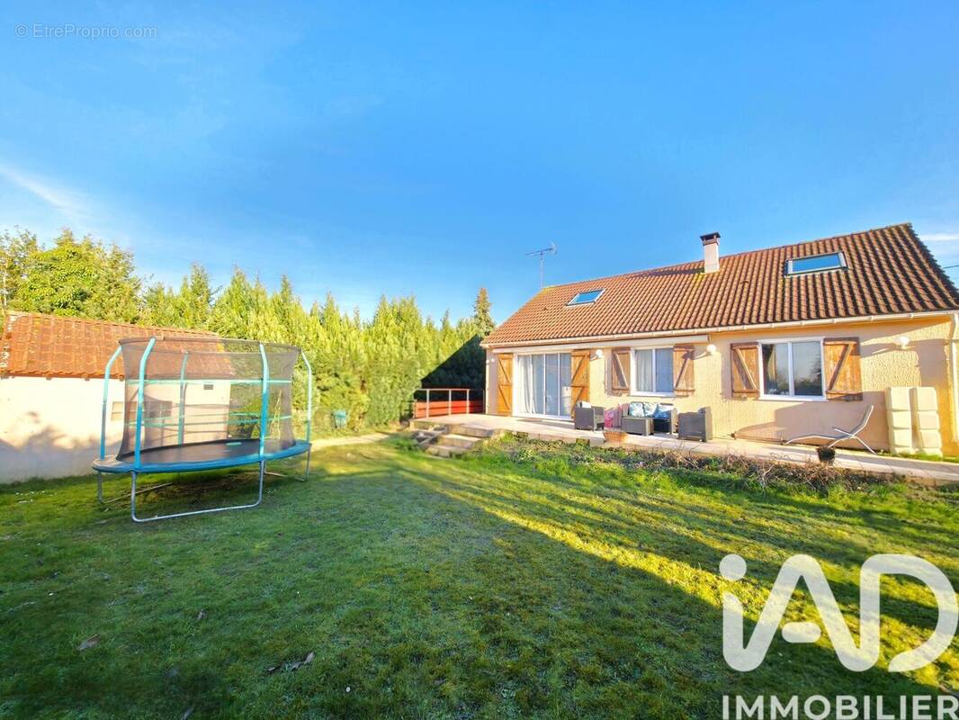 Photo 1 - Maison à MONDONVILLE-SAINT-JEAN