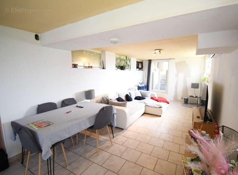 Appartement à AUDUN-LE-ROMAN