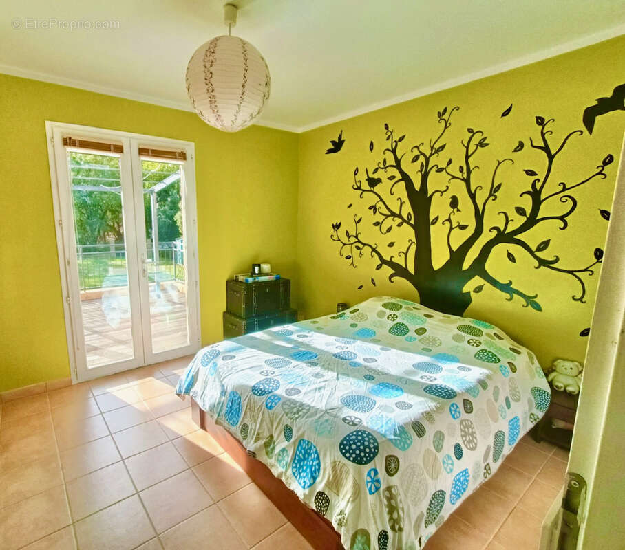 Maison à BAGNOLS-EN-FORET