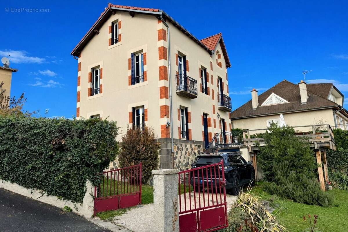 Maison à CLERMONT-FERRAND