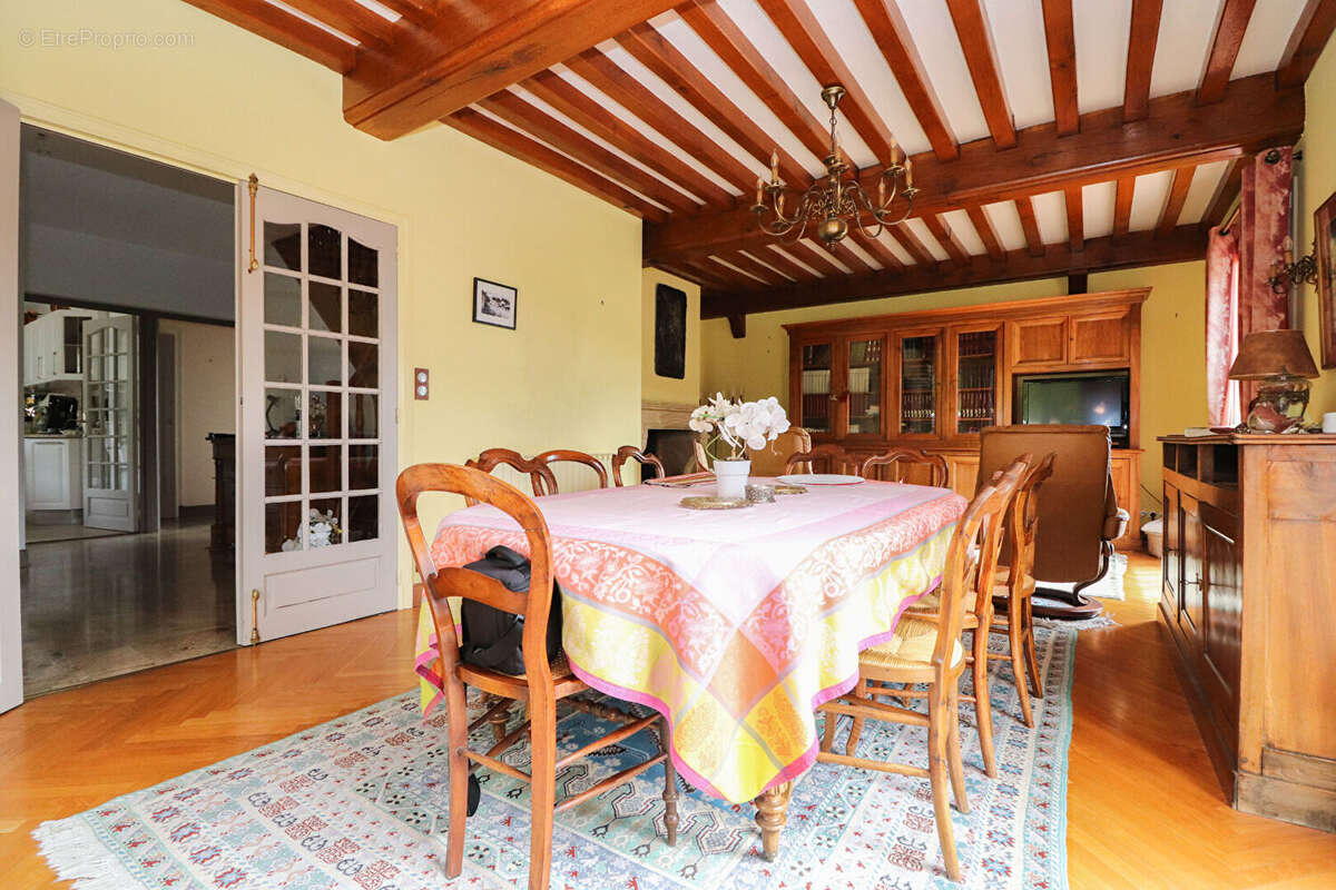 Maison à CORCELLES-LES-MONTS