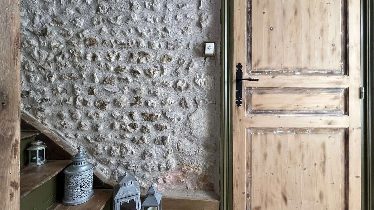 Maison à CHENAC-SAINT-SEURIN-D'UZET