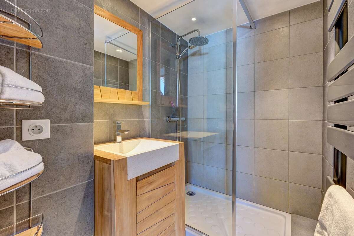 CHAMONIX – Un appartement en triplex dans le centre-ville - photo 7
