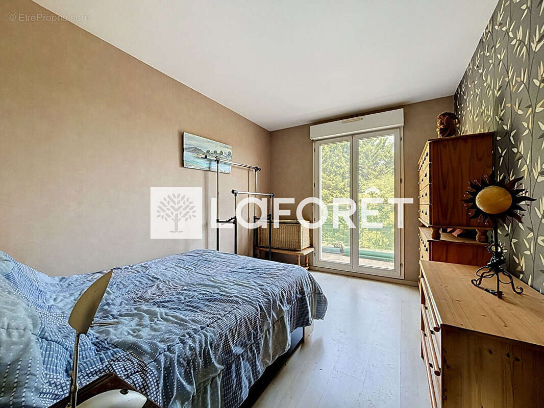 Appartement à VERT-SAINT-DENIS